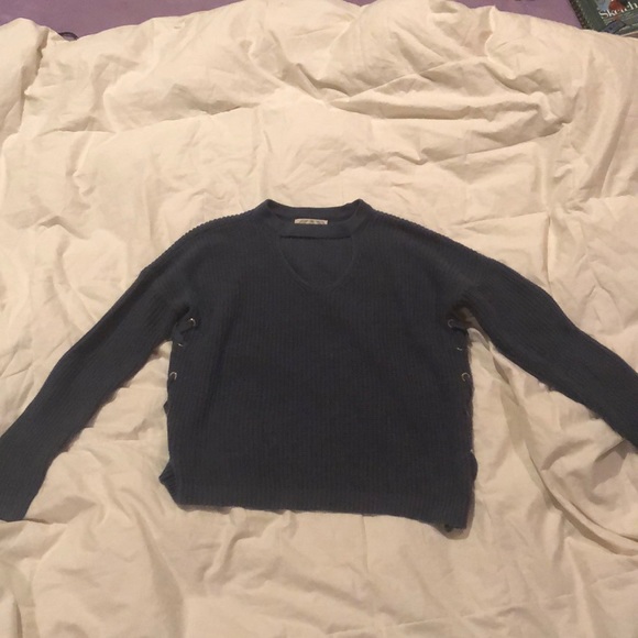 Sweater - Picture 1 of 2
